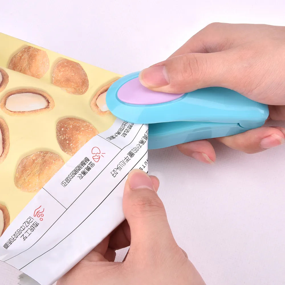 Kitchen Accessories Tools Mini Portable Food Clip Heat Sealing Machine